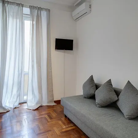 아파트 Romefinestay Mirabello *